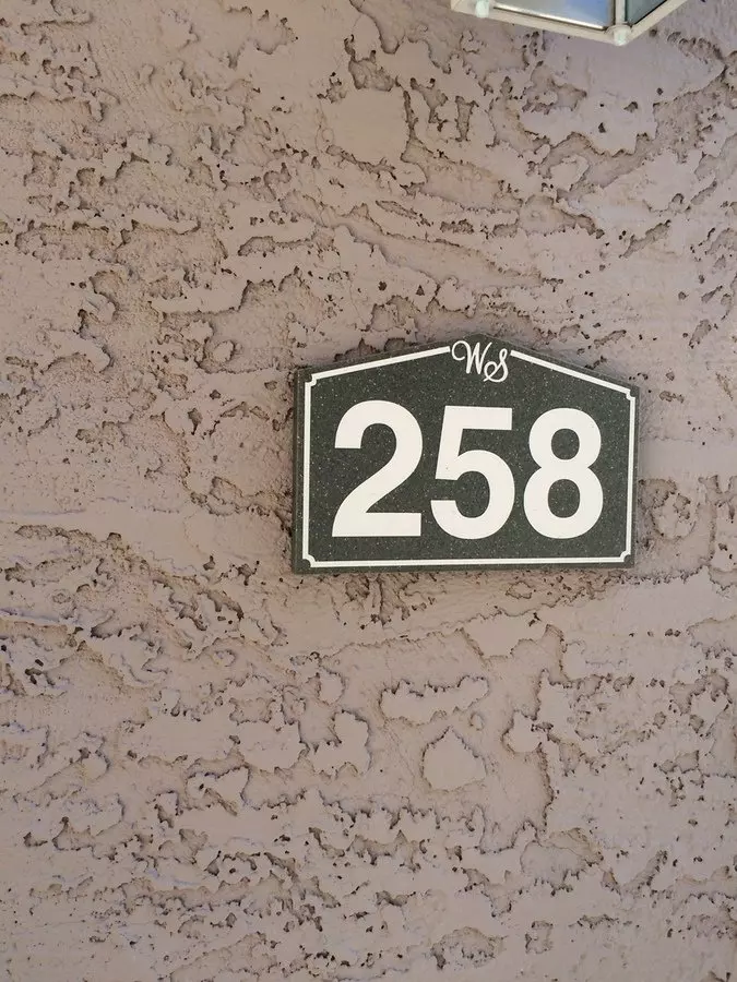 623 W Guadalupe Rd