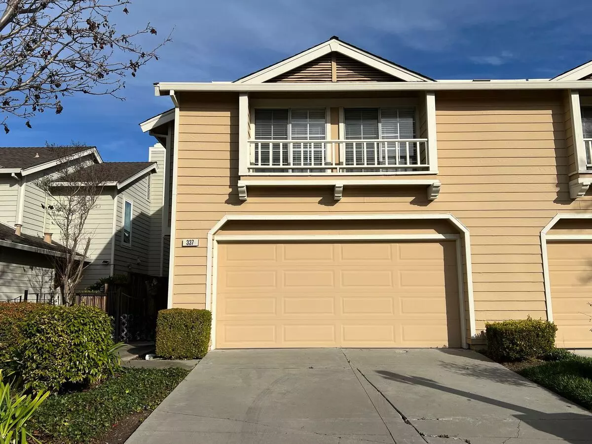 Bright Spacious 3 Bedroom 2.5 Bath Duet Home in Milpitas