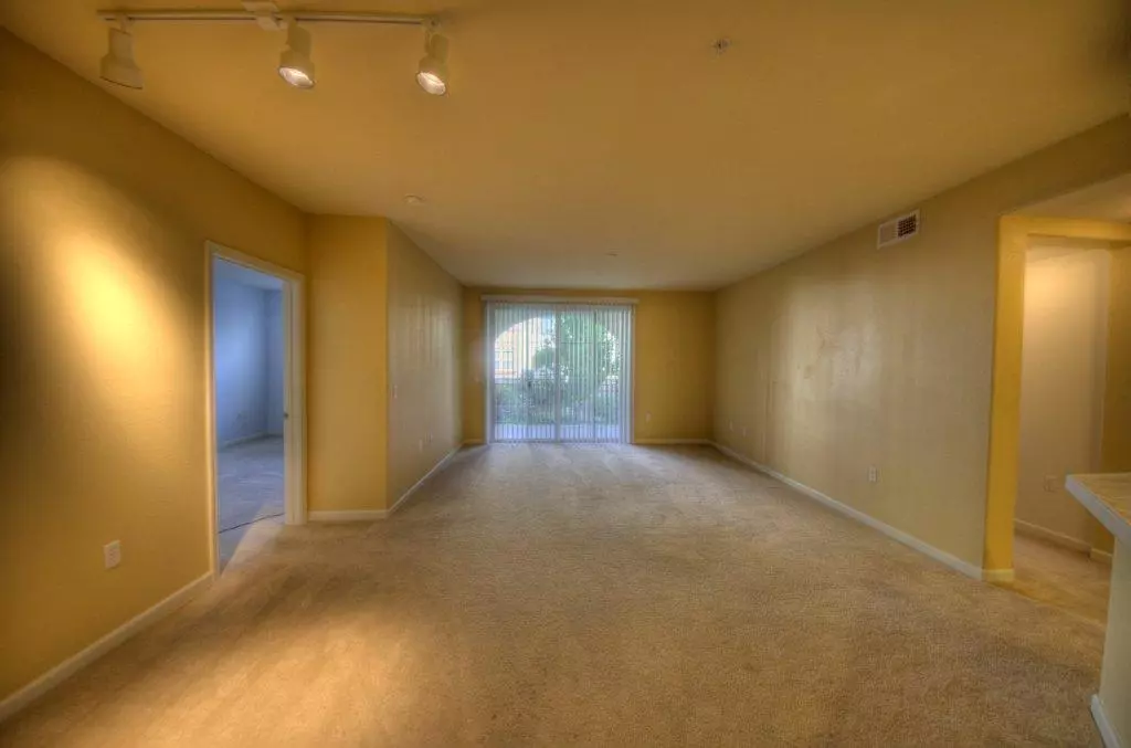 2BD/2BA - Spacious Condo with Resort-Style Amenities