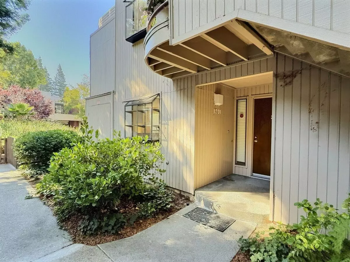 928 Wright Avenue