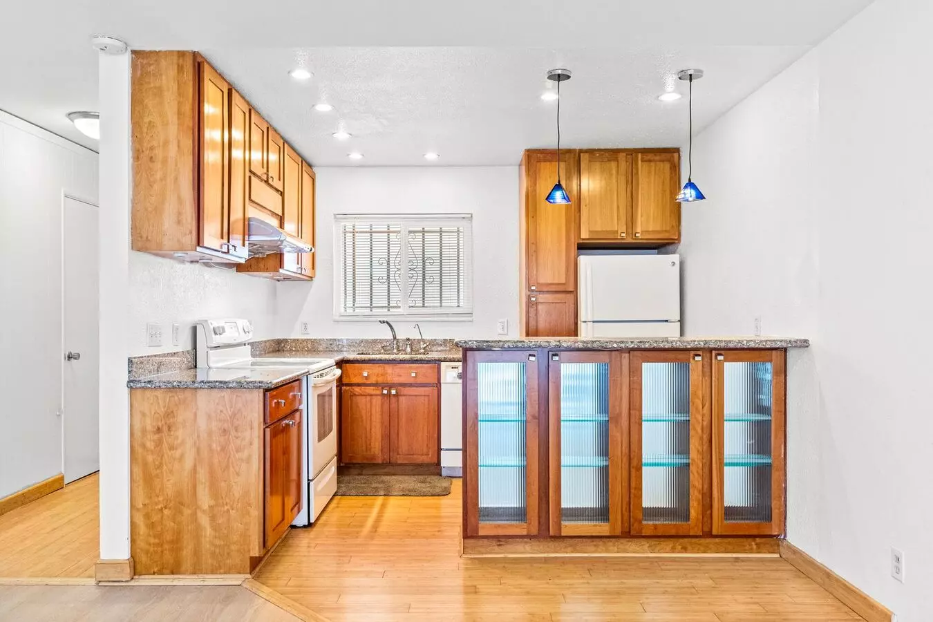 1425 Lakeside Drive