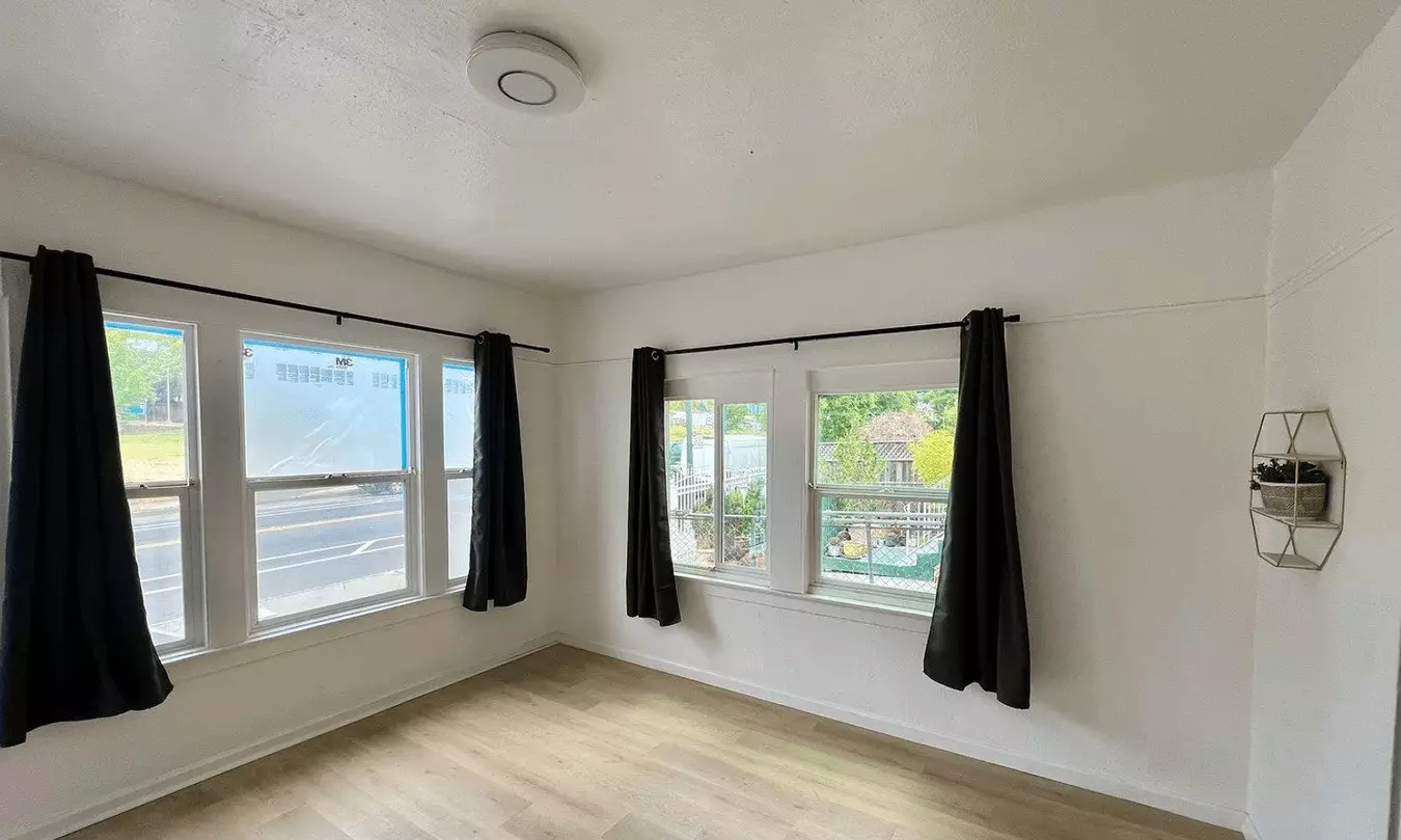 1625-1633 Foothill Blvd