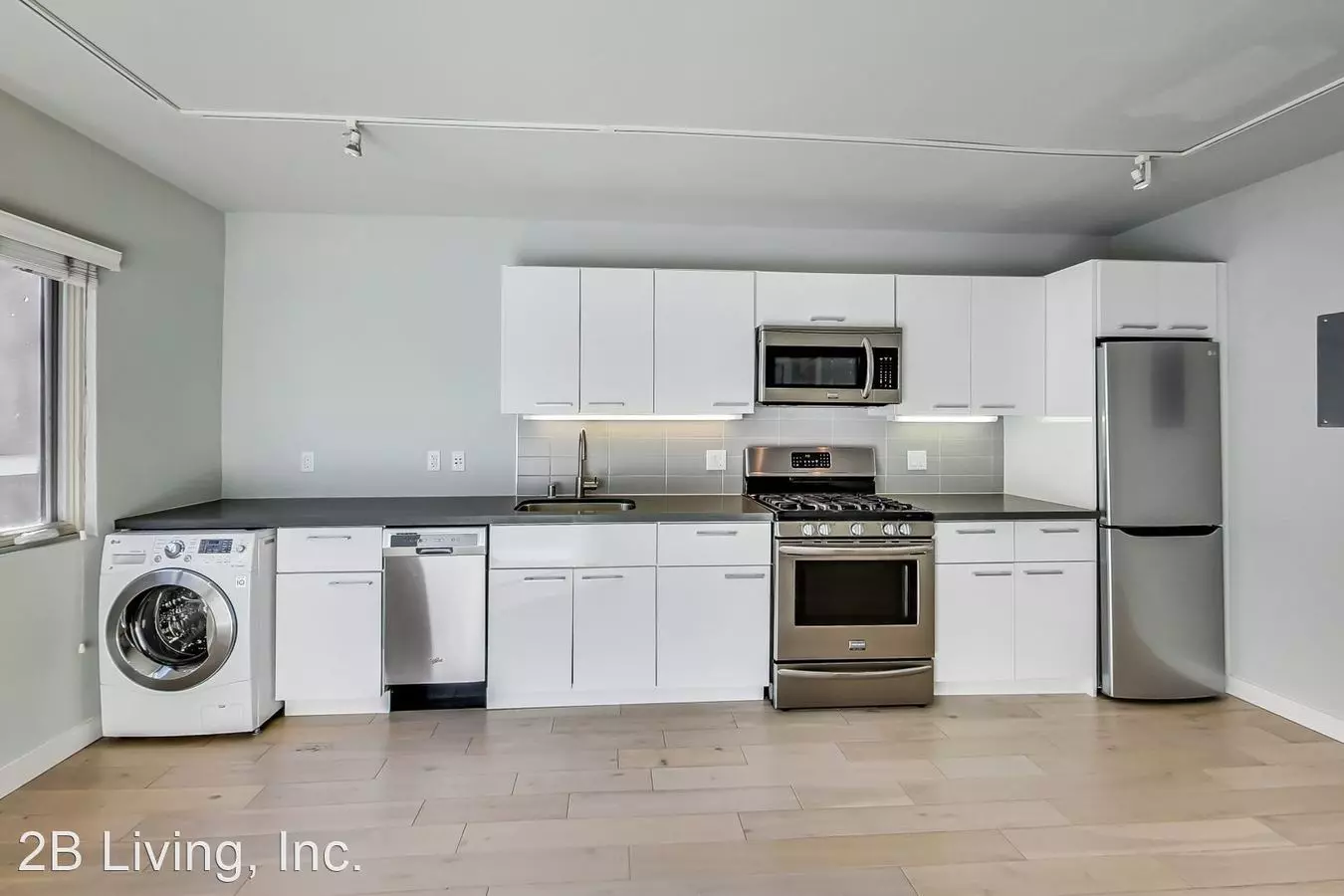 1824 Lakeshore