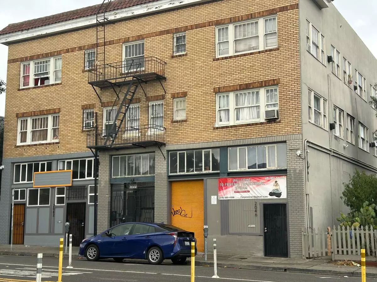2044 International Blvd - Sunny Studios an