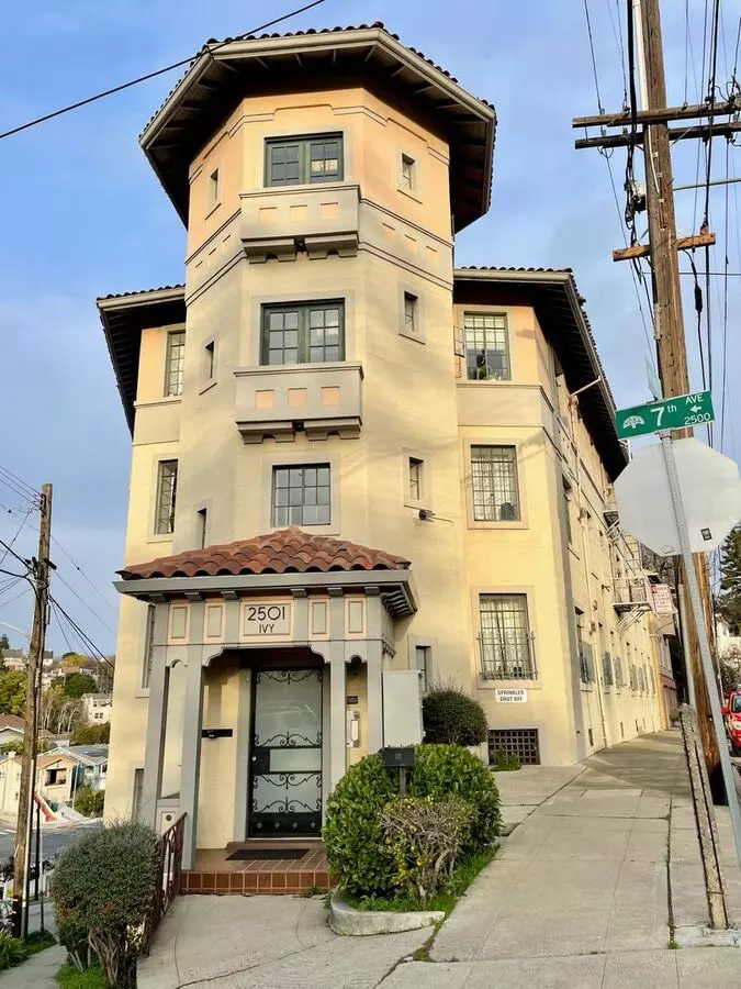 Lantz Building 02 - 2501 Ivy Dr