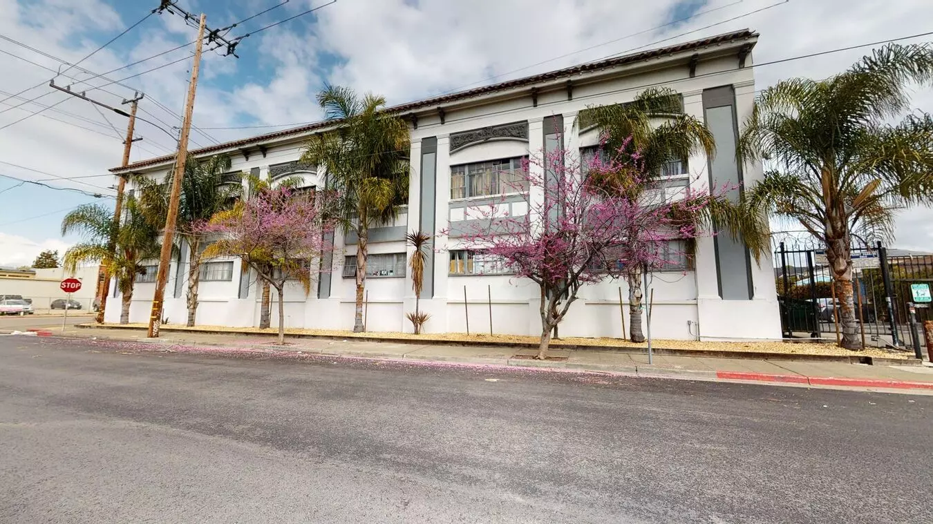 1130 30th Street (aka 3010 Adeline Street)