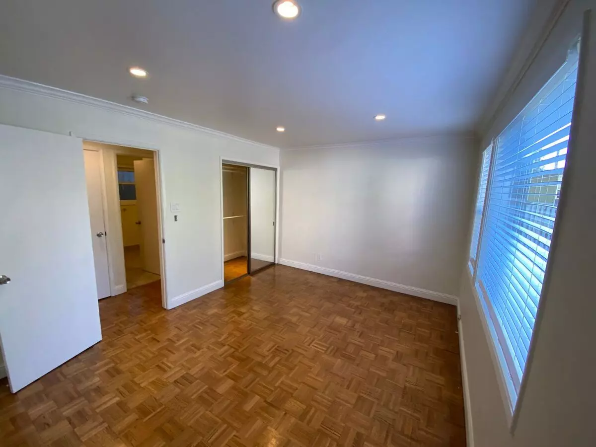 311 Lester Ave, Oakland (Apartment)