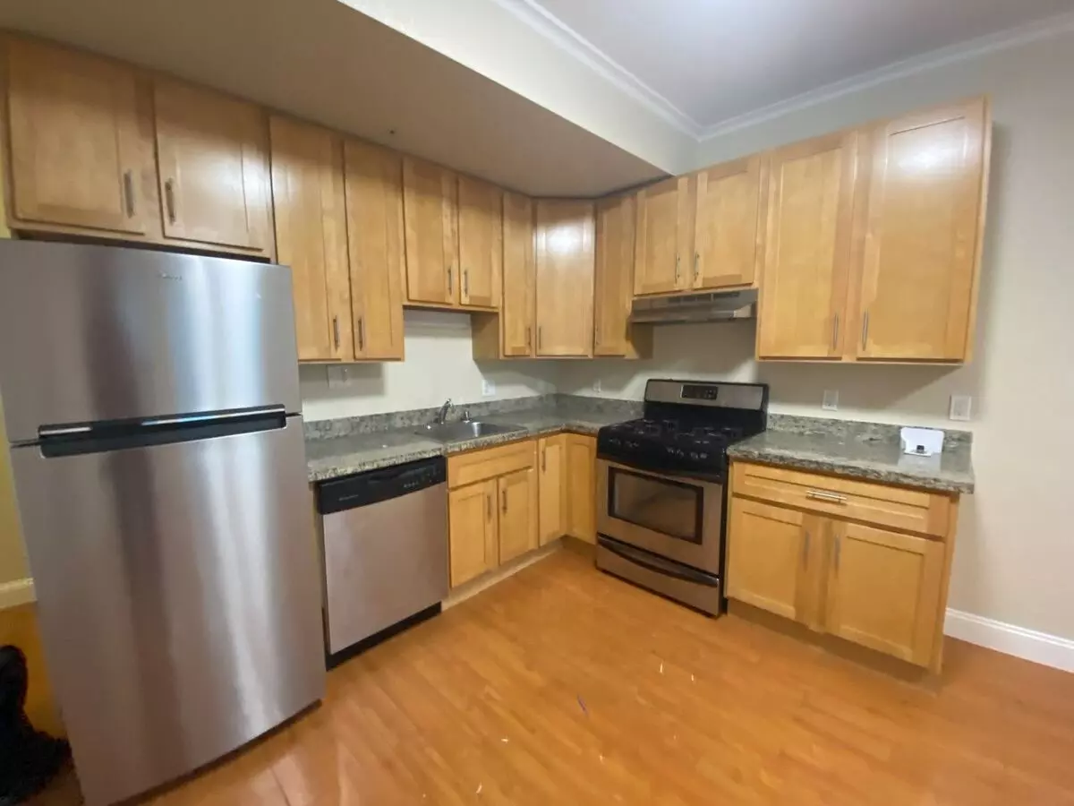 3833T - 3833 Telegraph Avenue