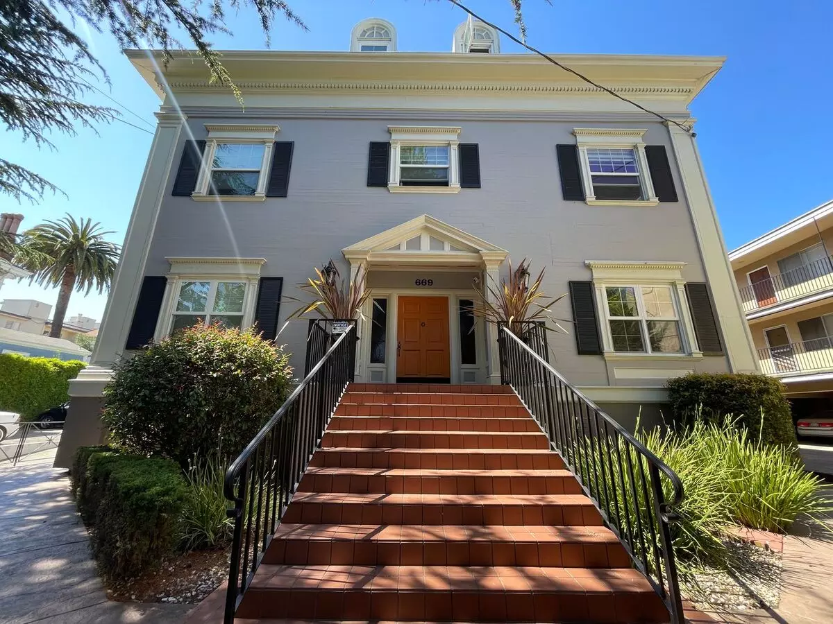 669 Oakland Ave. (LO)