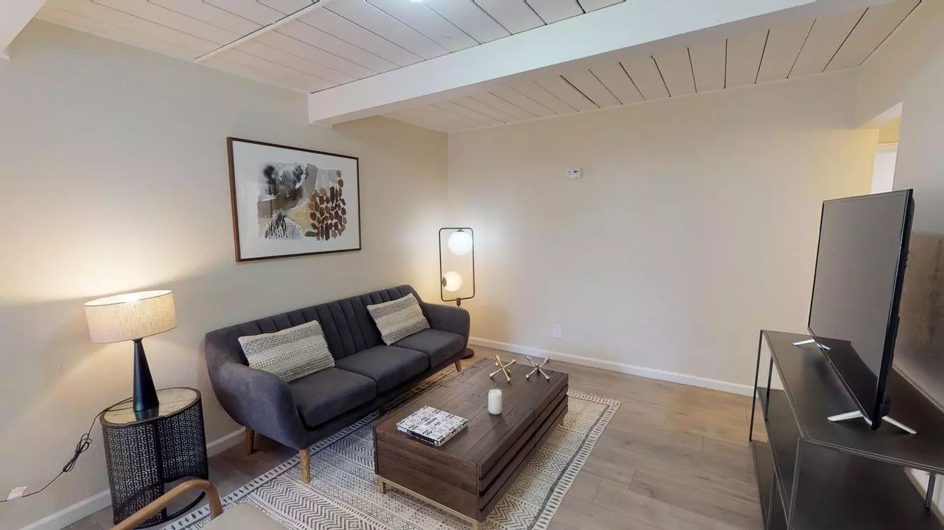Private Bedroom in Inviting Menlo Park Home With Lovely Patio