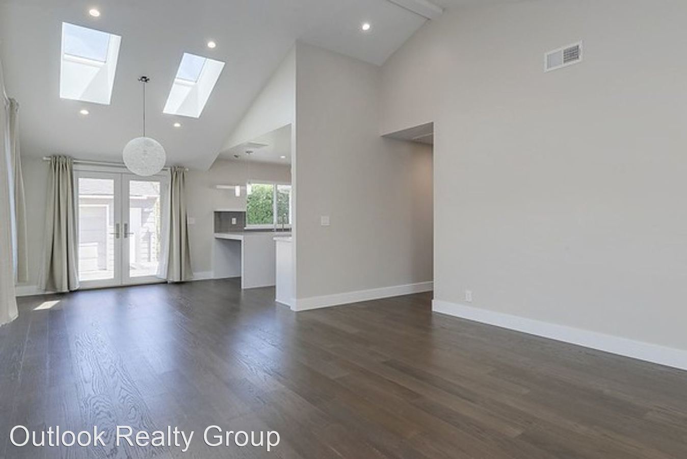 850 Loma Verde Avenue
