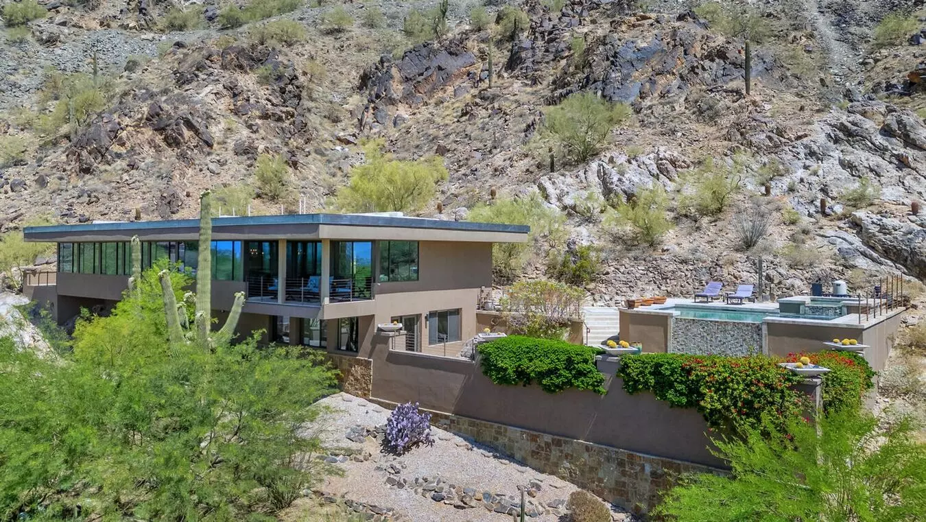 5800 East Glen Drive