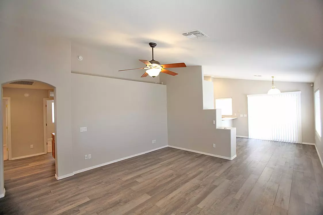 8023 W Melinda Ln
