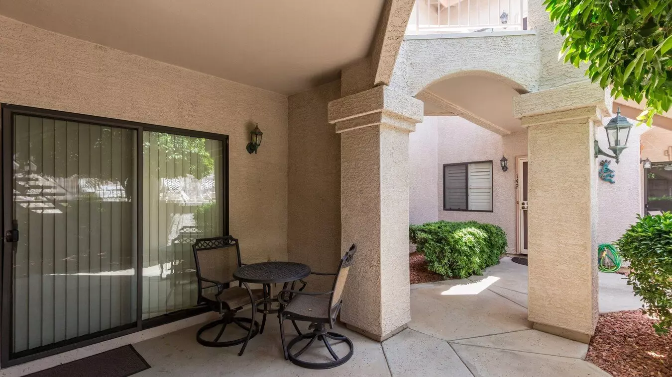 2 Bed/2 Bath Poolside Condo In Peoria! Join The Waitlist Today!