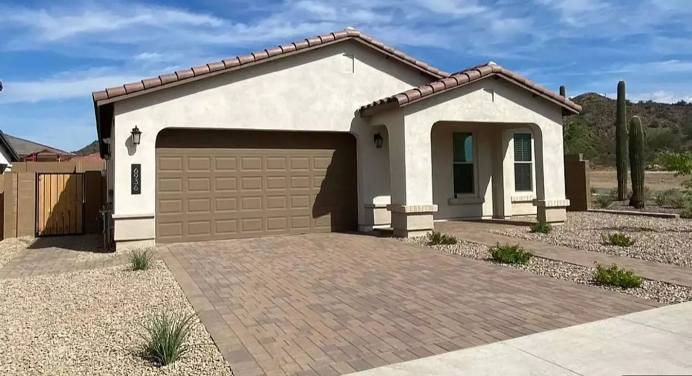 NEWER HOME IN ALORAVITA NORTH IN PEORIA