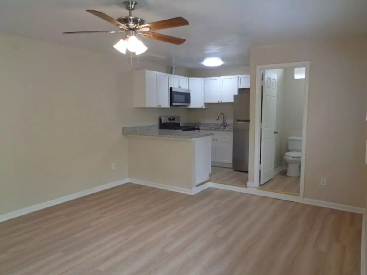 #1045- 1411 N 33rd LLC