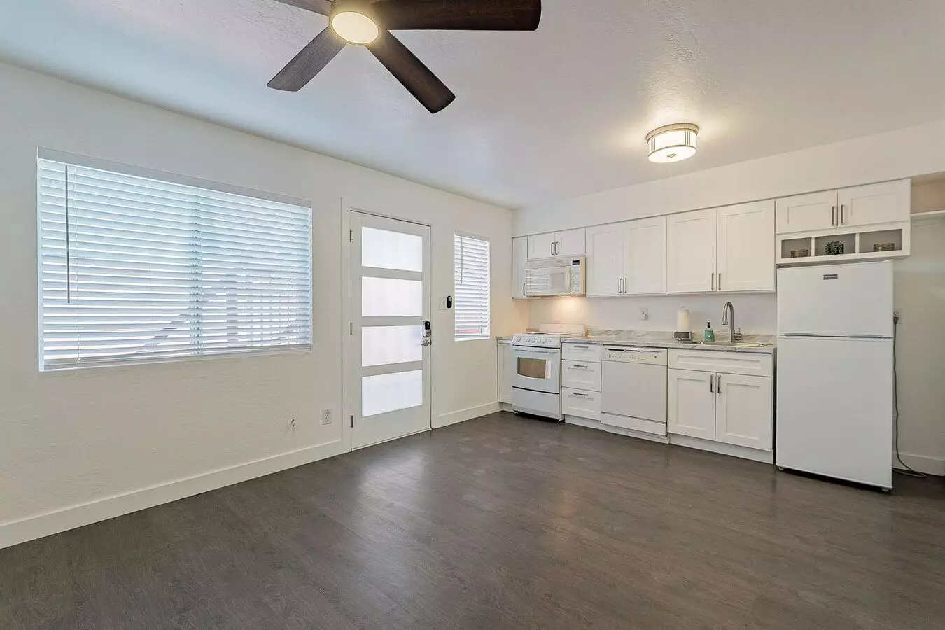 Move In Ready! 1bd 1 Ba In The Heart Of Downtown Phoenix.