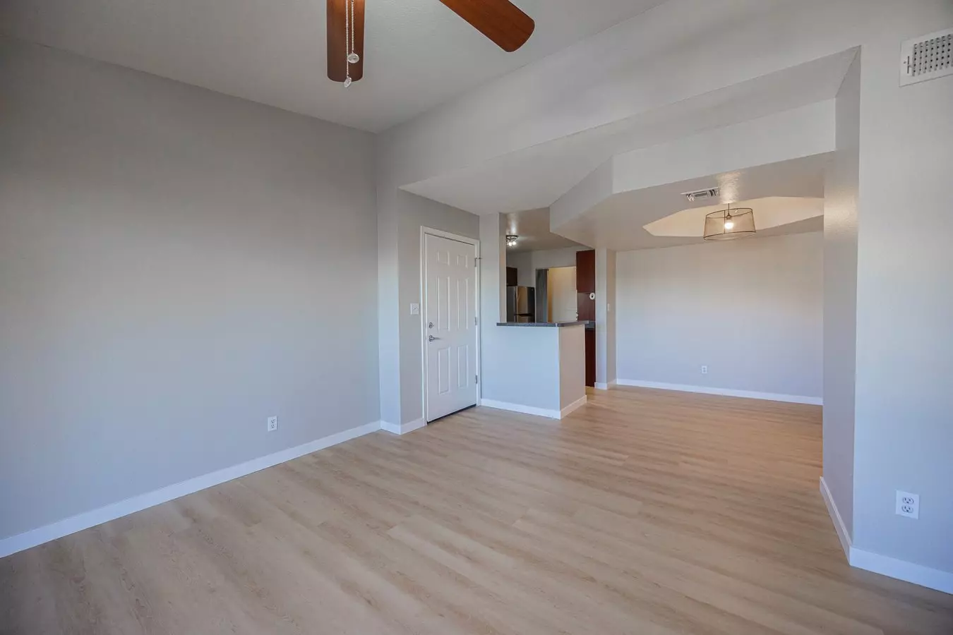 1880 E Morten Ave Unit 206