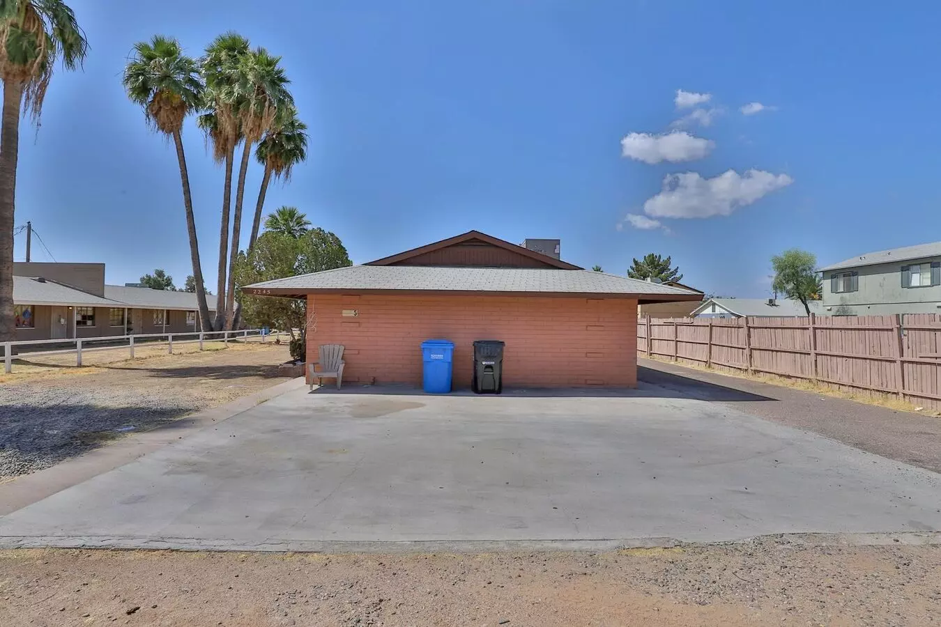 2245 W. Glenrosa Ave.