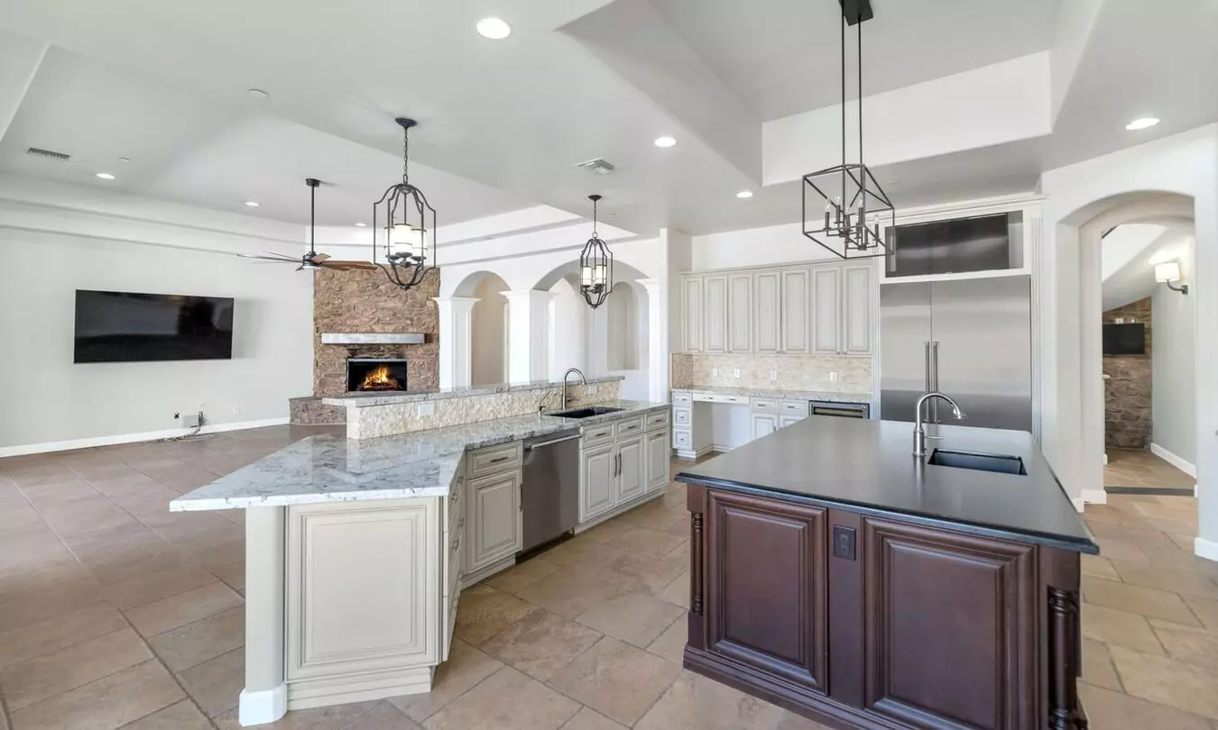 3324 East Suncrest Court