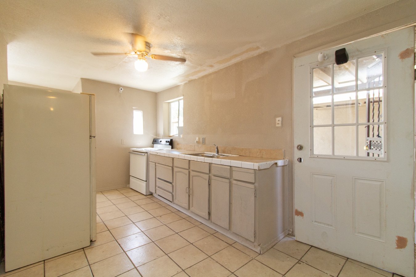 3649 W Polk St