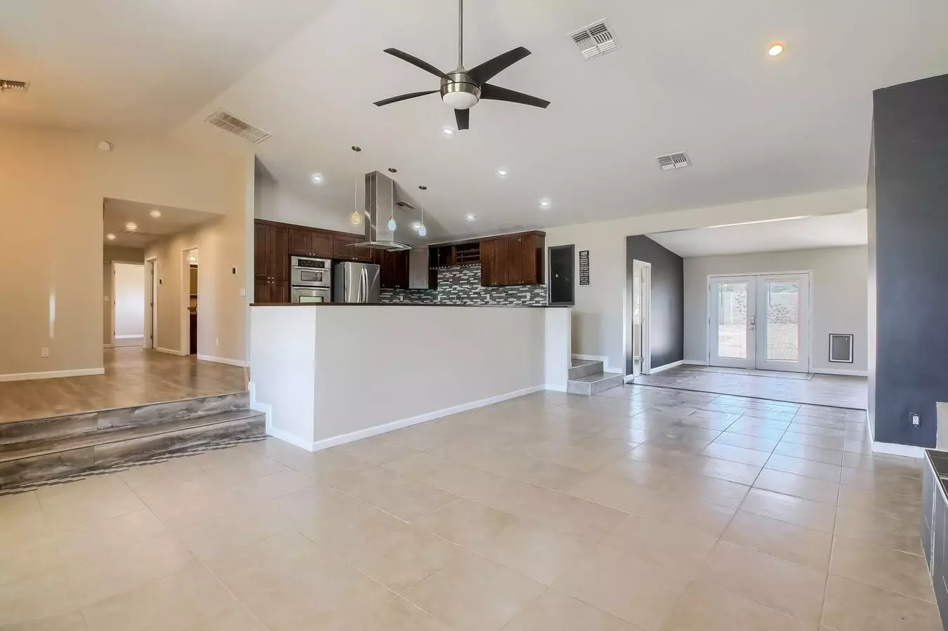 2618 E Sweetwater Ave Phoenix, AZ 85032