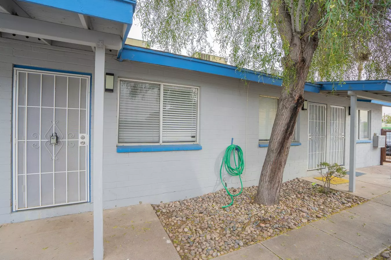 936 E Roma Ave