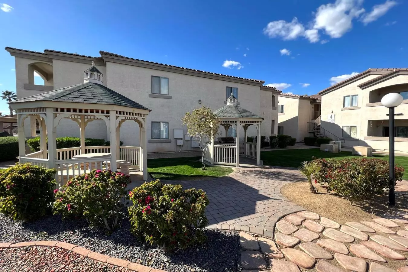 Deer Valley Regency Apartments