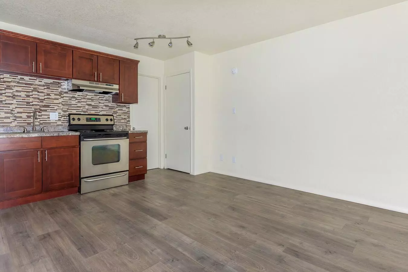 Los Vecinos Apartments