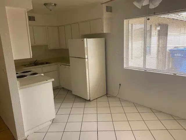 **MOVE IN SPECIAL