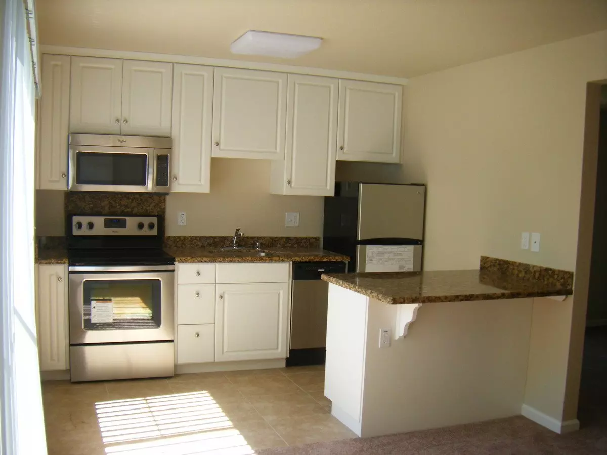 Garden-style complex in great Pleasant Hill