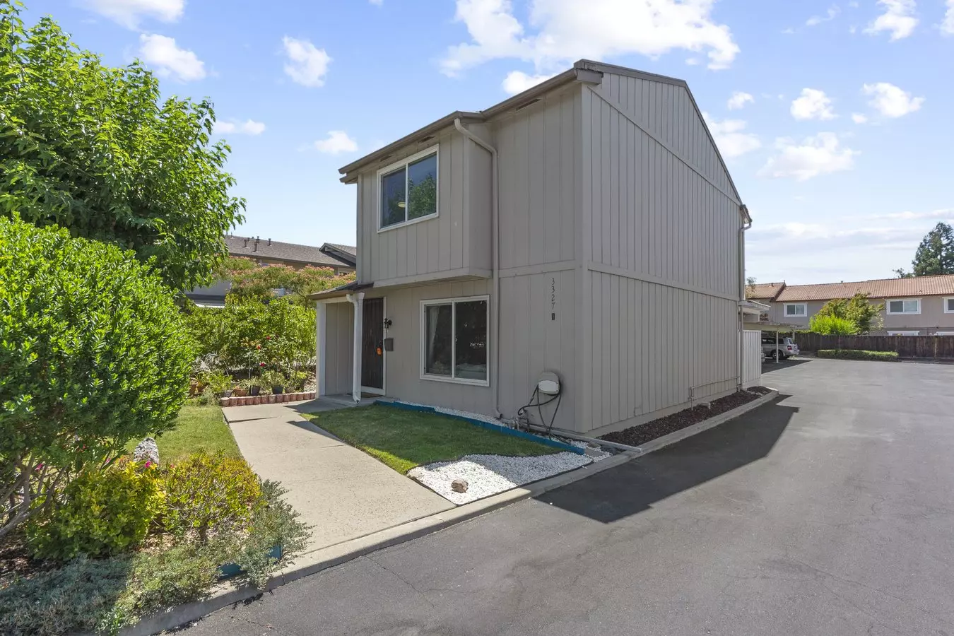 3327 Norton Way