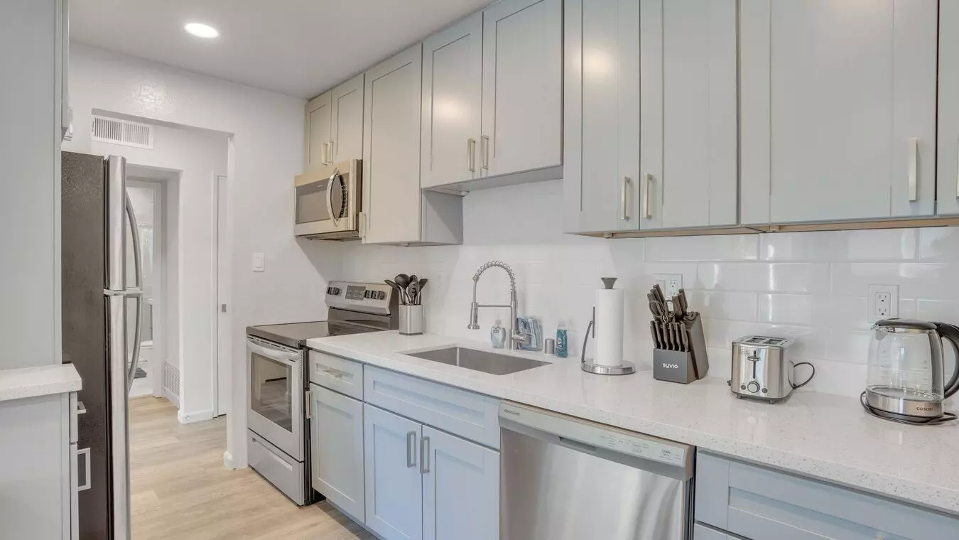 Harrison St Apartments