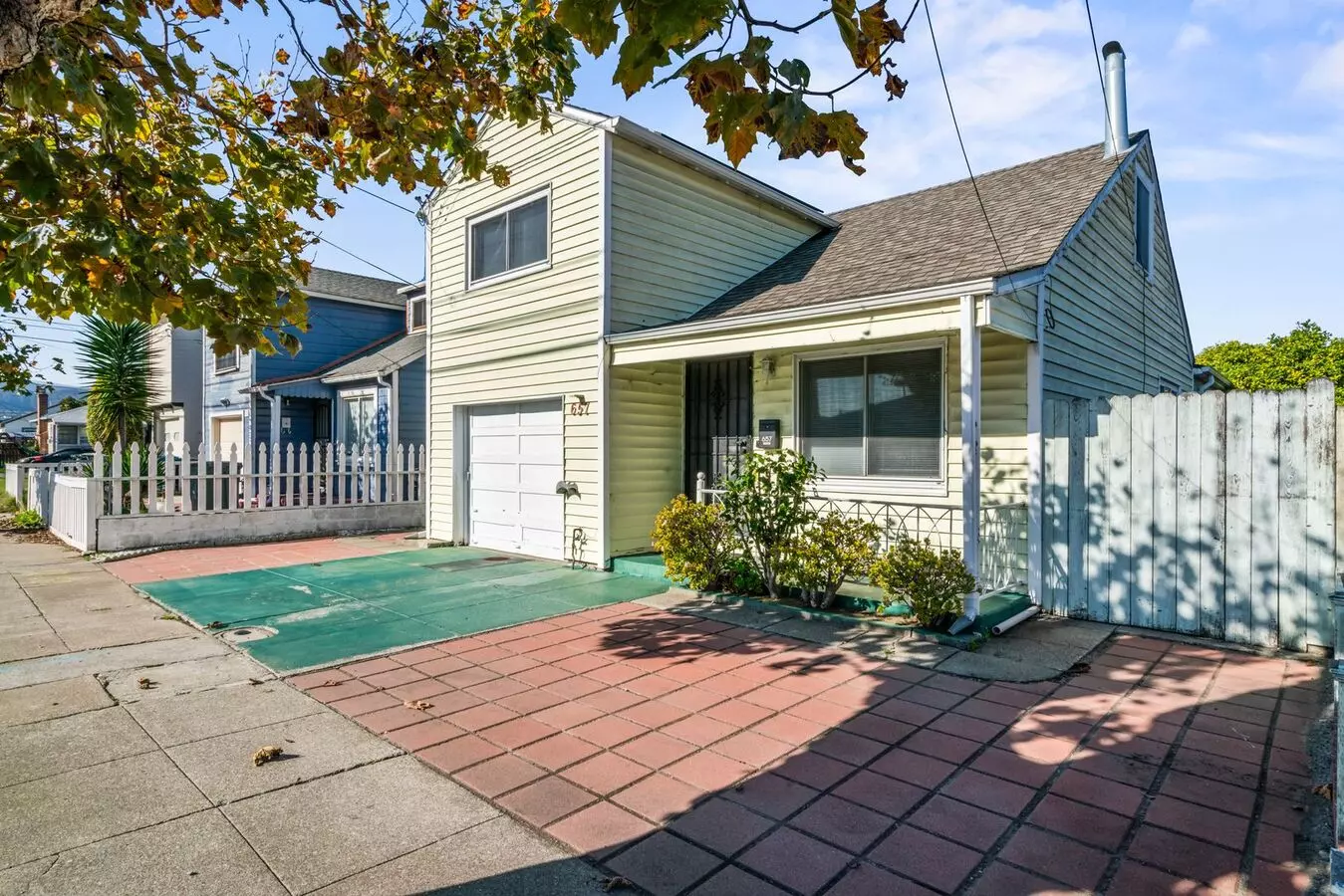657 Pine Street