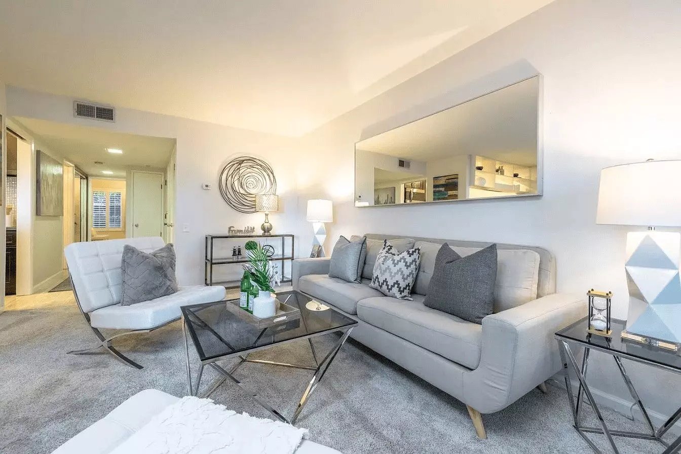 3335 La Mesa Drive