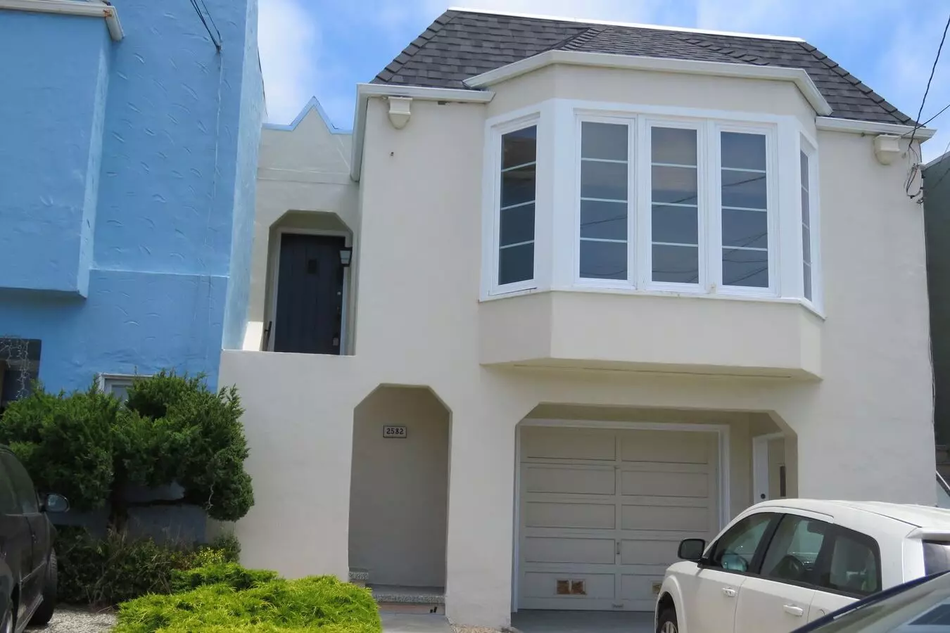 2 BEDROOM SUNSET HOUSE - PLUS BONUS ROOM