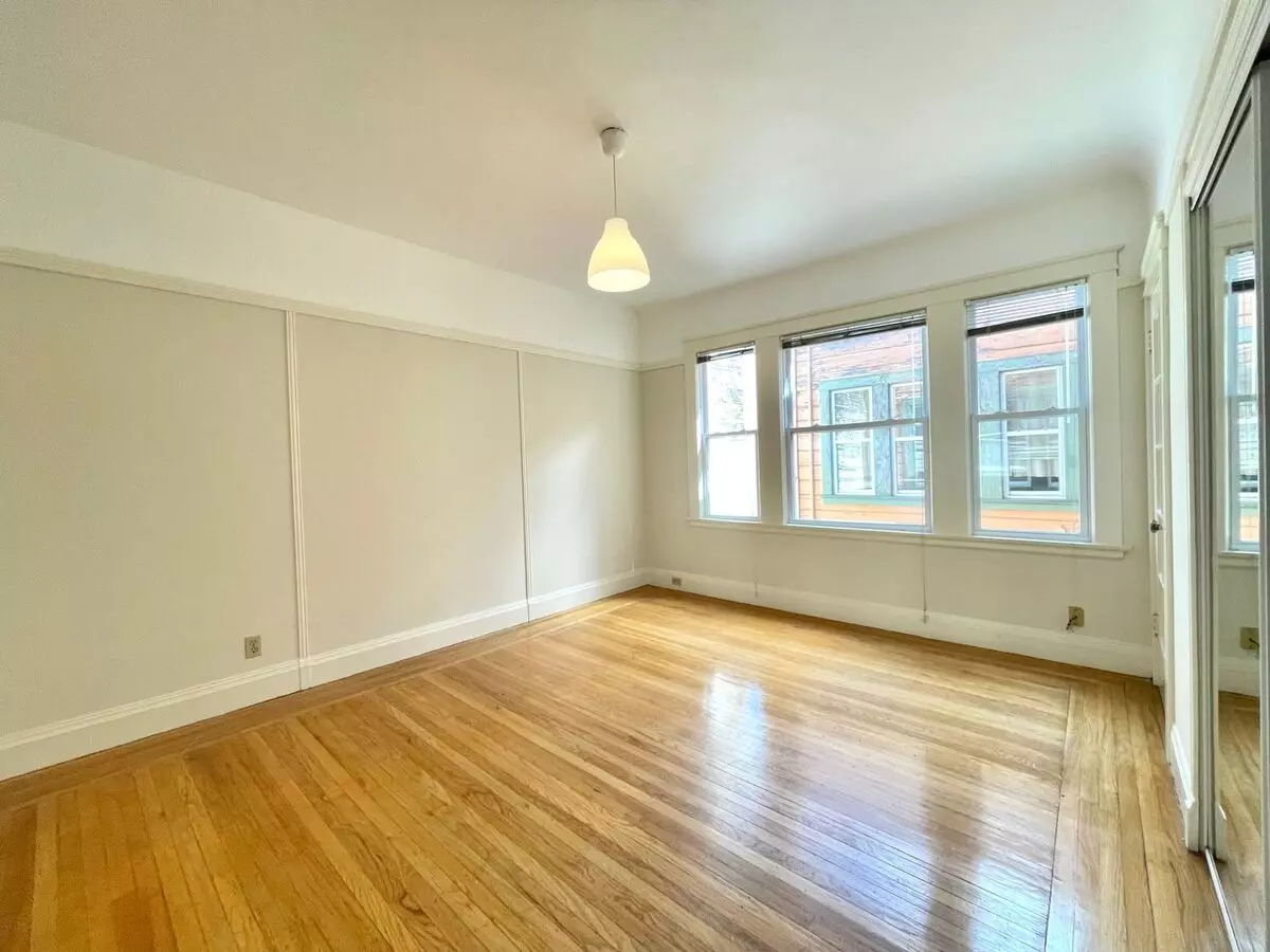 3010 Fulton Street (1099r)