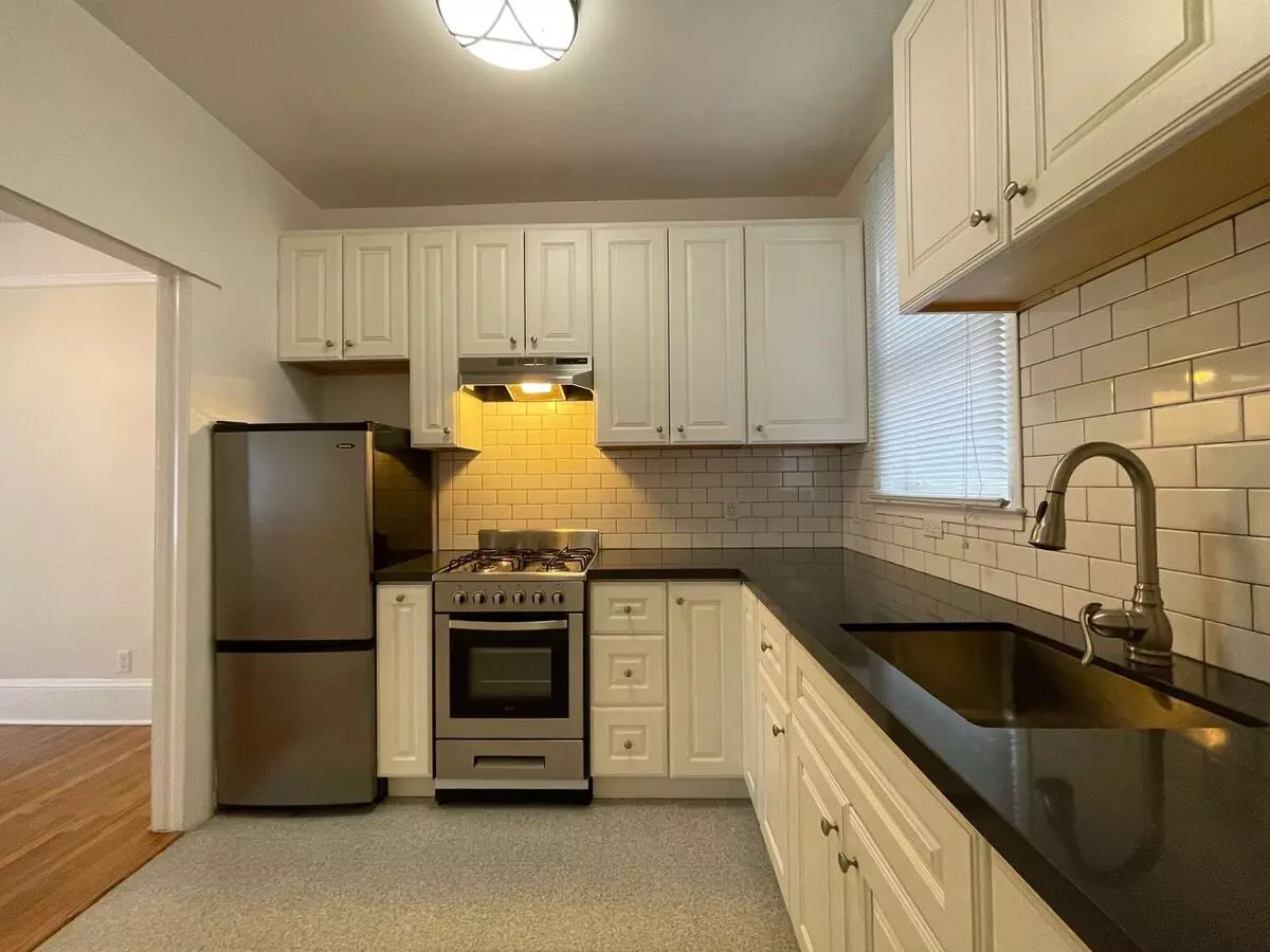 PAST - 440 Hyde Street (359r) (close 11/26/25)