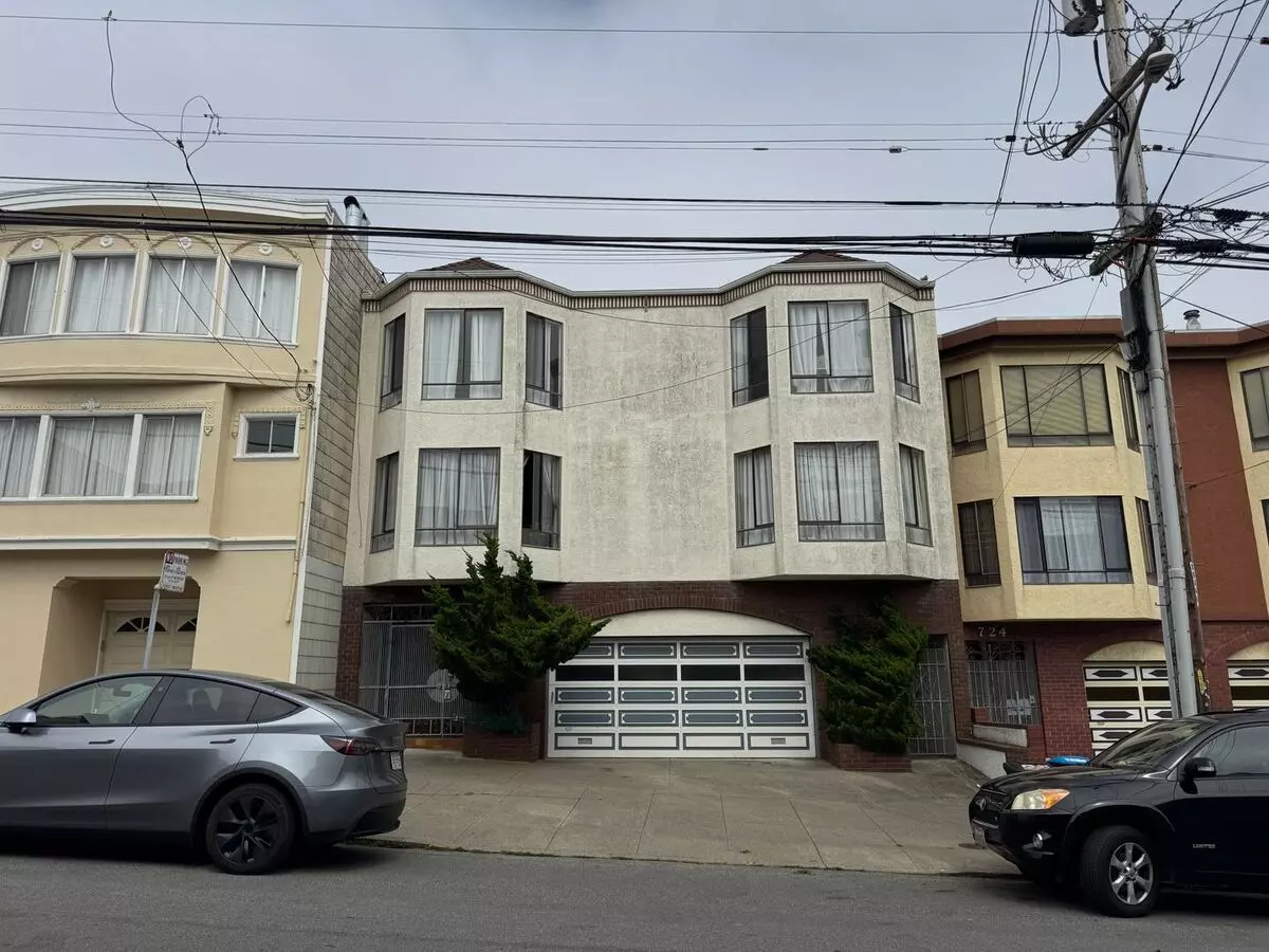 Bright 2br/2ba Condo In Prime Richmond District—in Unit Laundry & Private Deck