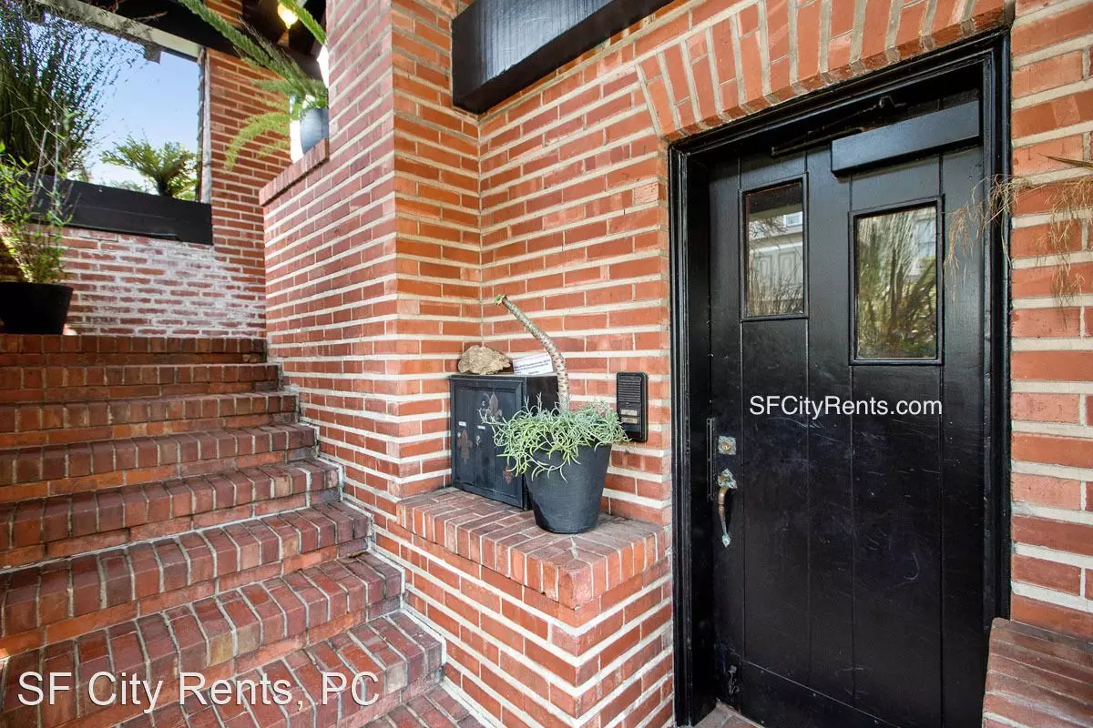 Presidio Heights: Beautifully Renovated Unfurnished Jr 1 Bed Apartment W/ High End Finishes