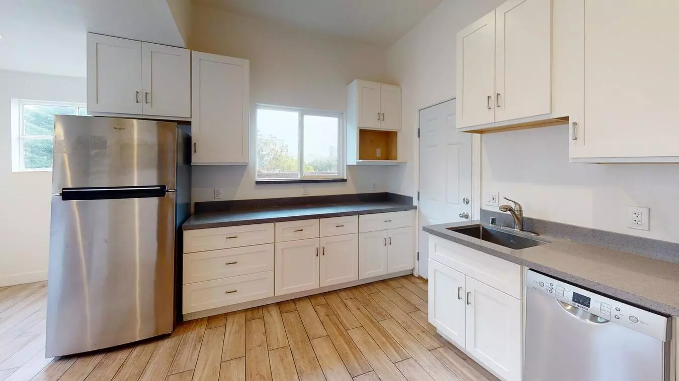 Renovated Lower Haight home with deck & fenced yard