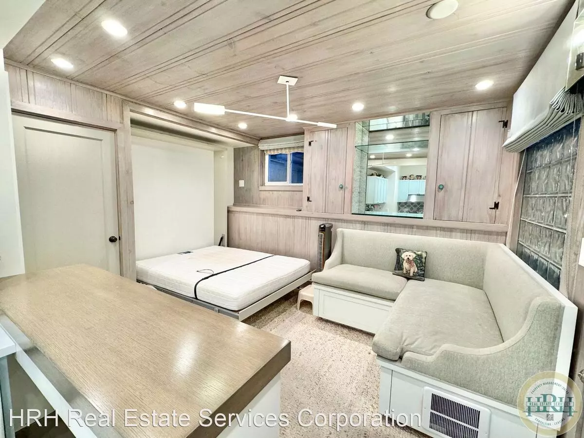 1262 Sacramento Street, San Francisco (Apartment)