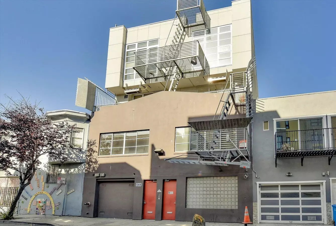 Stylish Studio Living In The Heart Of San Francisco!
