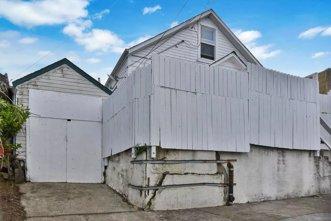 Three Bedroom House in Visitacion Valley
