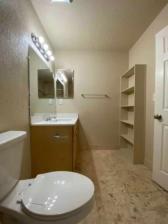 Almaden Plaza Apartments