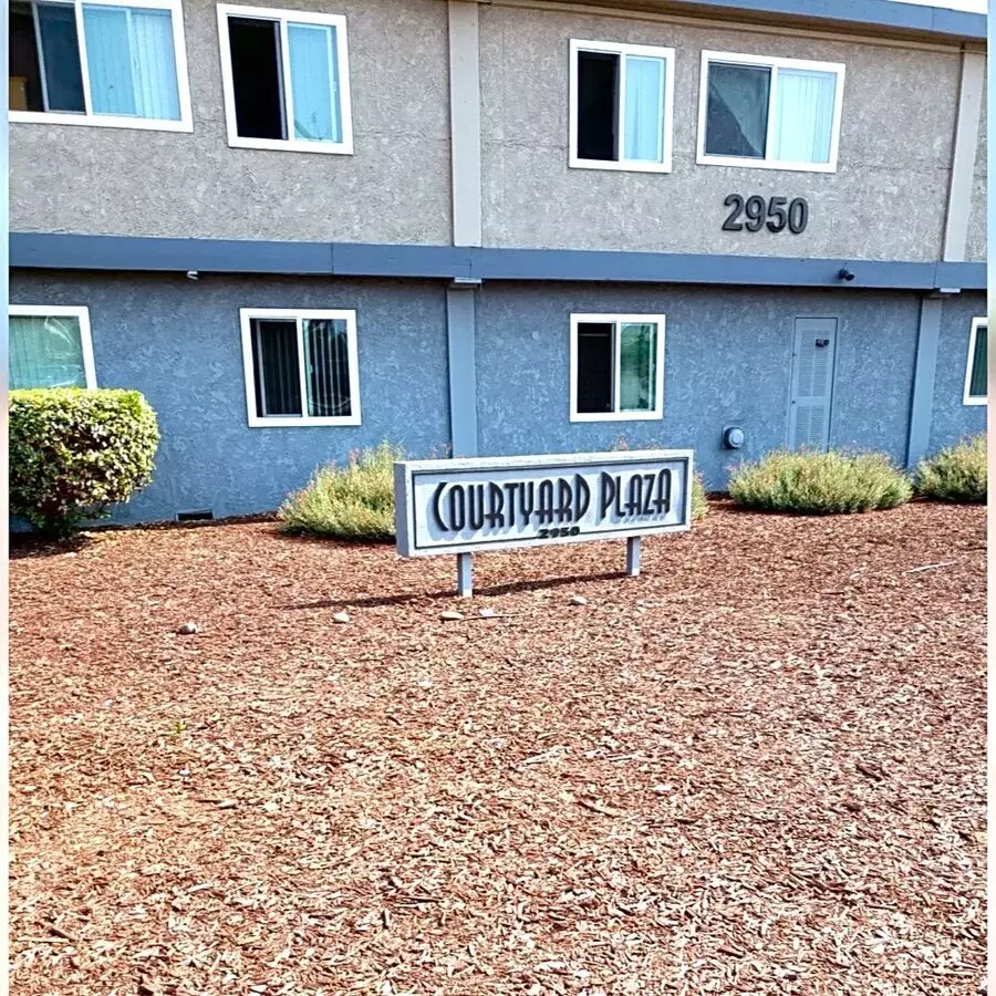 Courtyard Plaza Apartments
