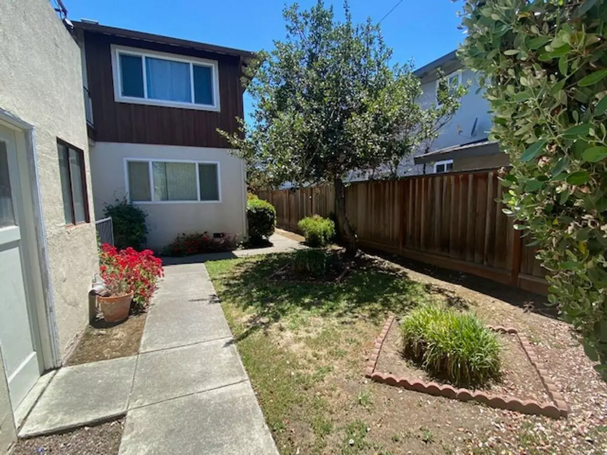 3158 Moorpark Avenue