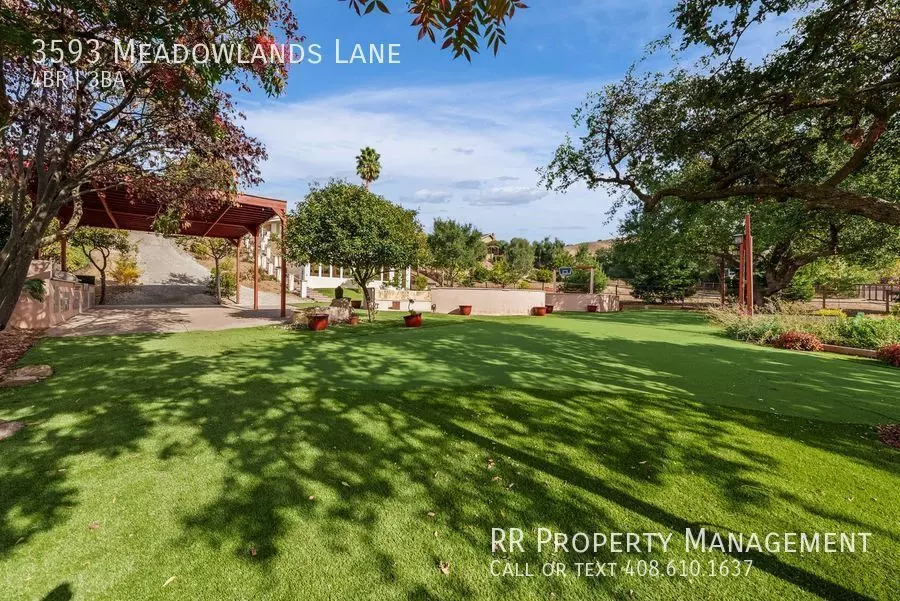 3593 Meadowlands Lane