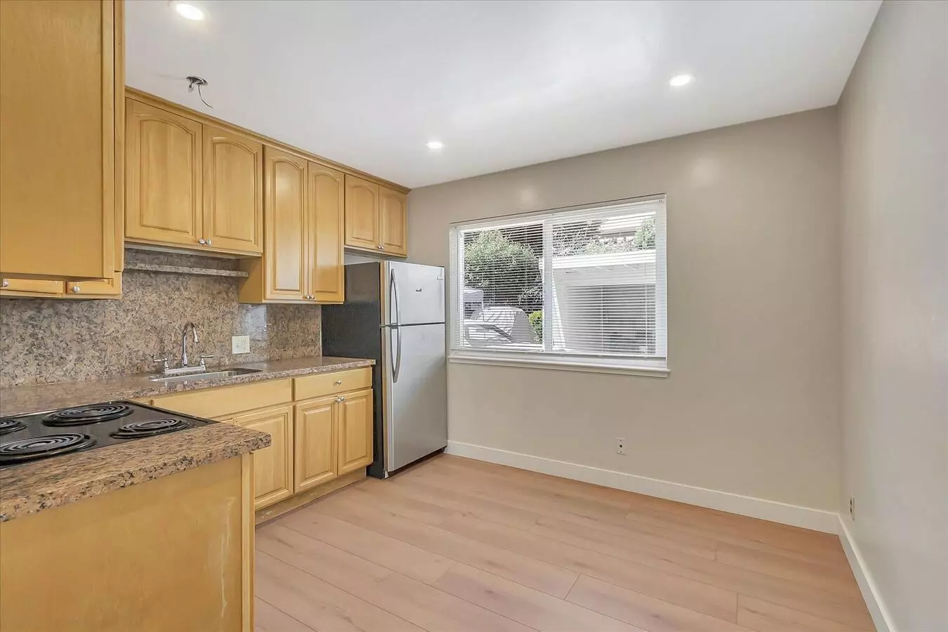 557 Troy Dr