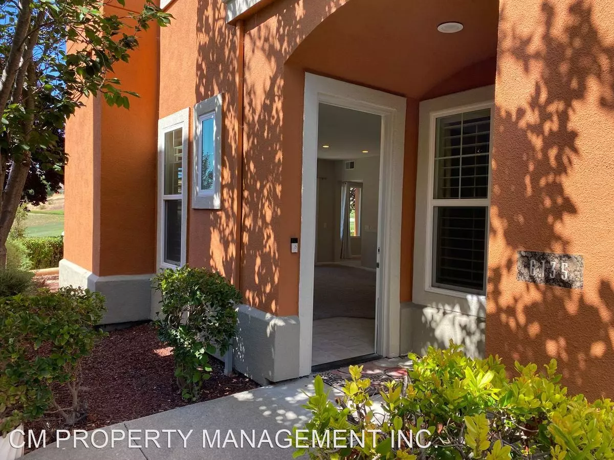 EVERGREEN - Beautiful condominium located in Silver Creek Valley